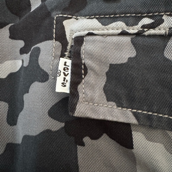 Levi's Men’s black & gray camouflage cargo shorts size 38 - Picture 12 of 12